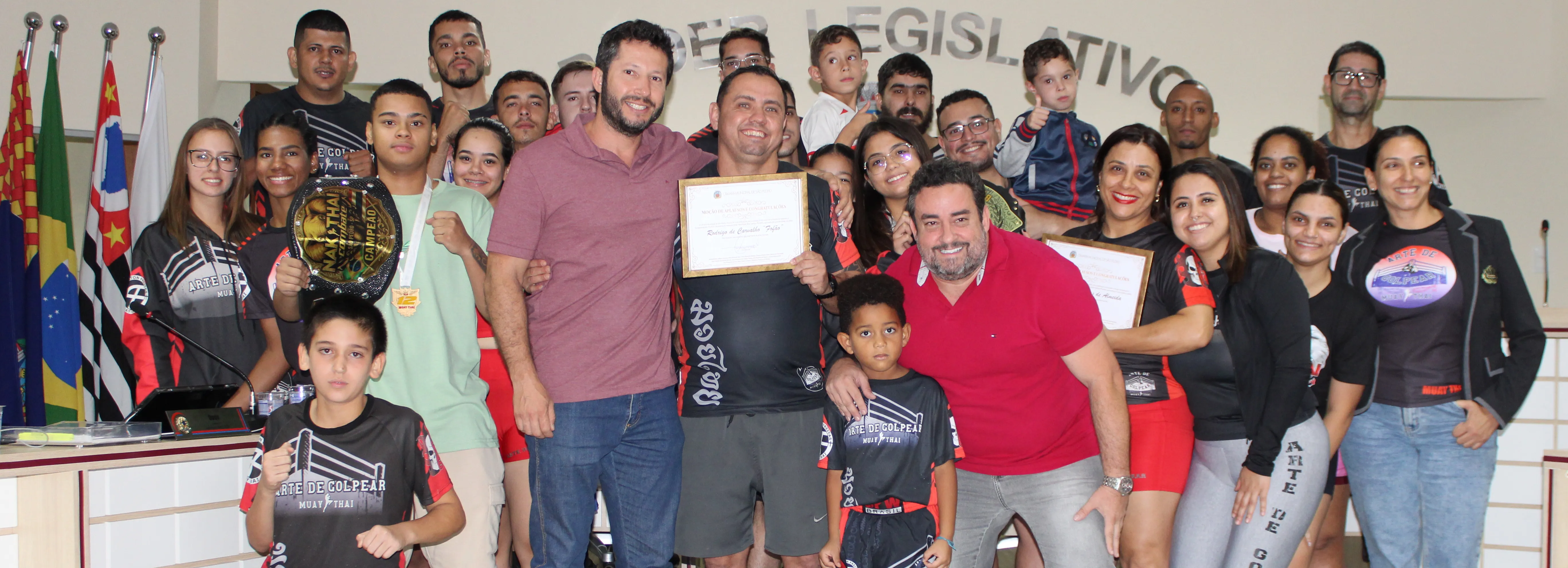 Moções de Aplausos e Congratulações