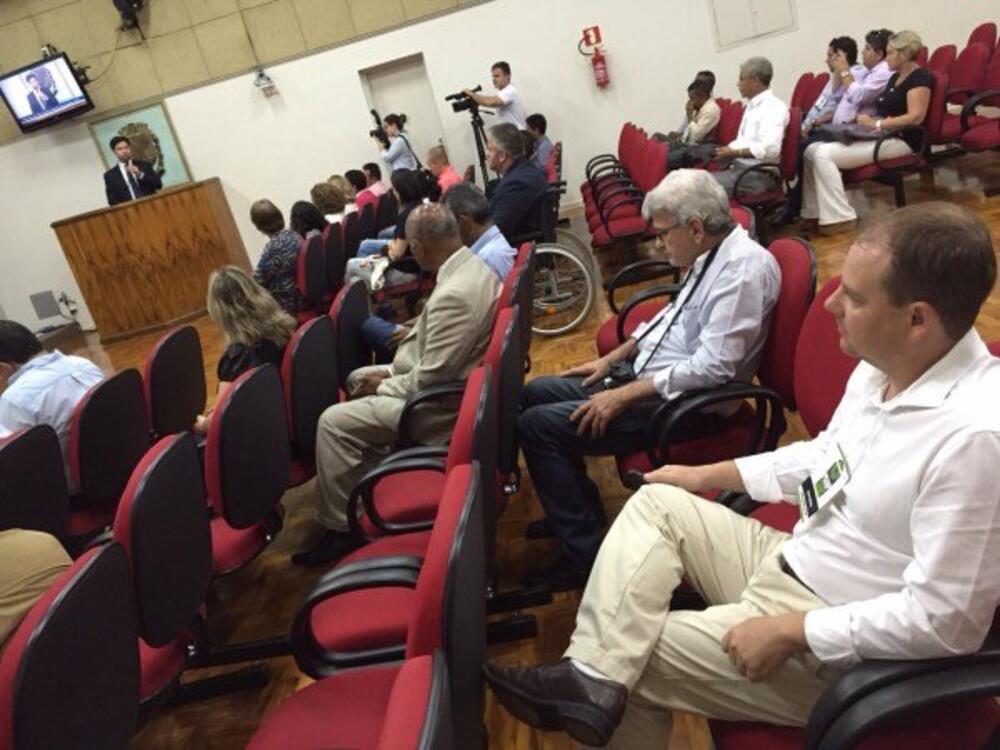 PRESIDENTE DA CÂMARA PARTICIPA DE SESSÃO DO PRAUP