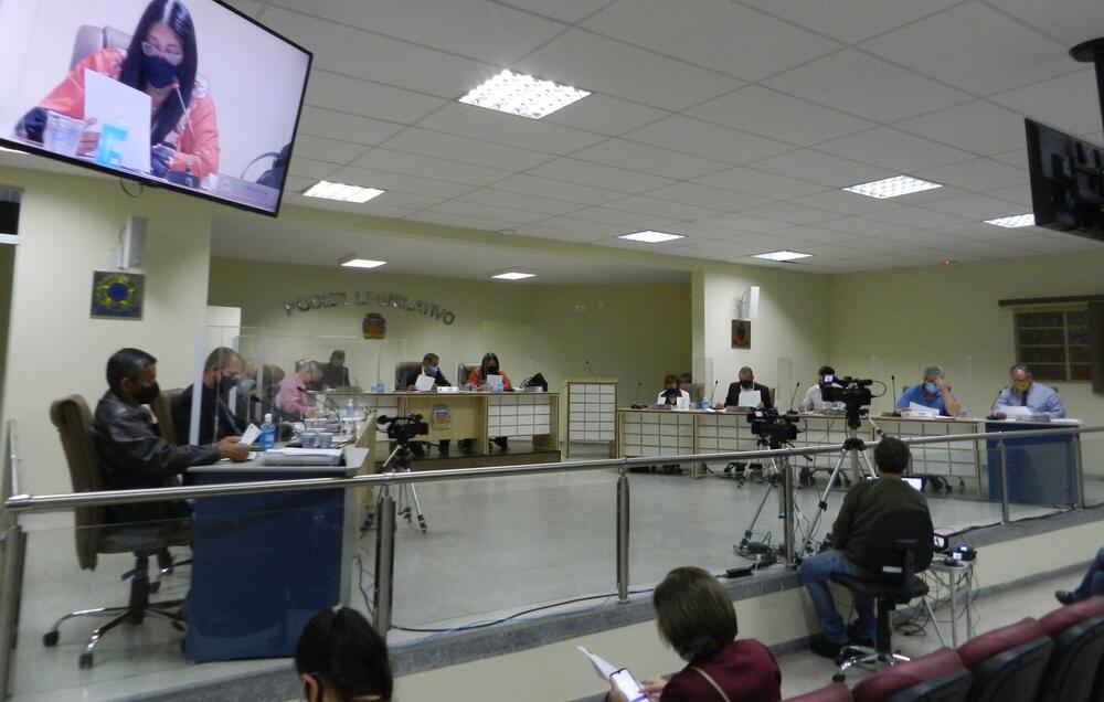 PROJETOS NOMEIAM QUADRA POLIESPORTIVA E VIA PÚBLICA EM SÃO PEDRO