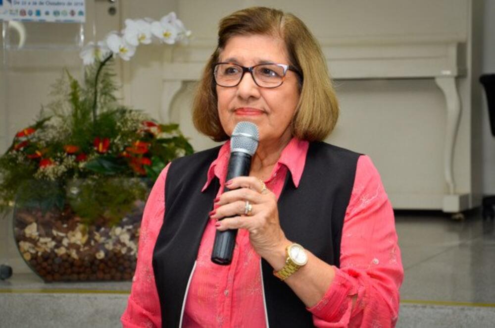 CÂMARA CONCEDERÁ TÍTULO DE CIDADÃ SÃO-PEDRENSE PARA PROFESSORA CLÉIA