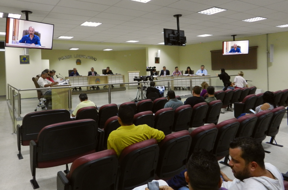 COM INDICAÇÕES, VEREADORES PEDEM MELHORIAS NO TRÂNSITO E EM RUAS