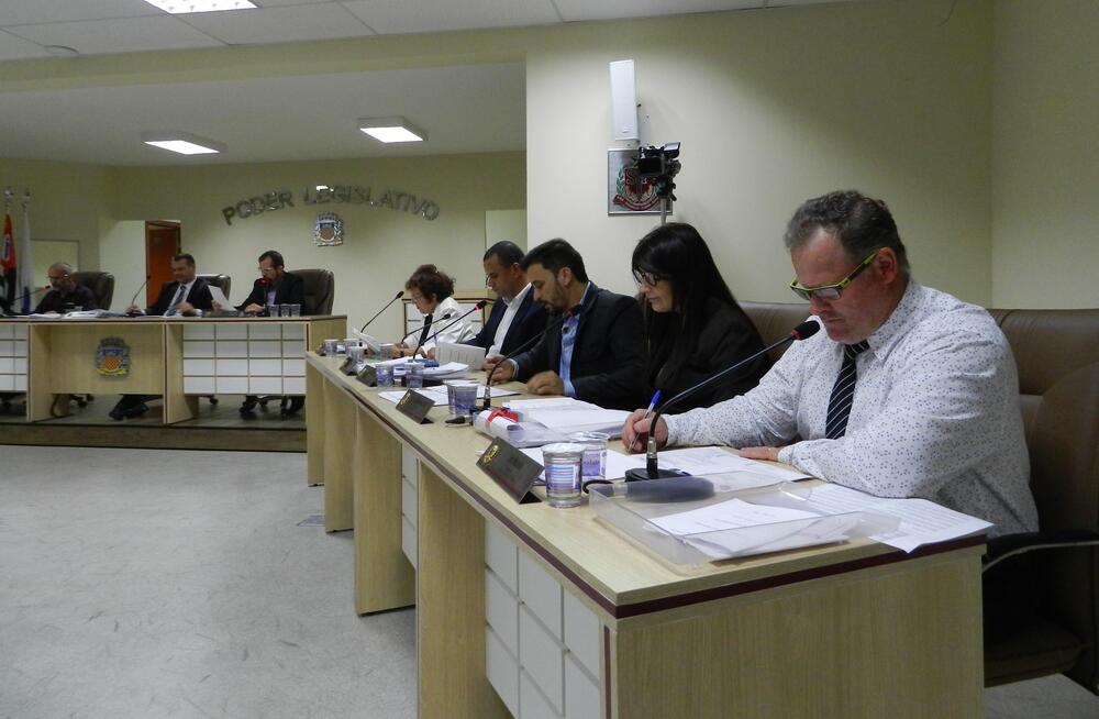 VEREADORES APROVAM PL QUE INSTITUI CAMPANHA DE COMBATE À VIOLÊNCIA DOMÉSTICA