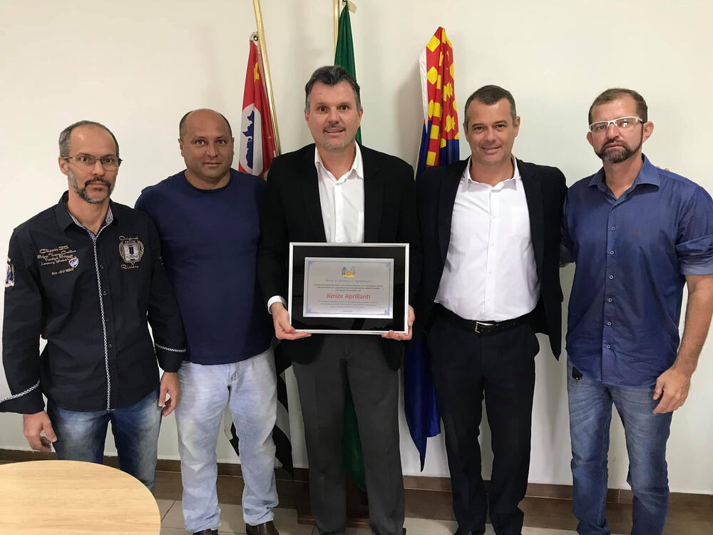 EX-SECRETÁRIO ESTADUAL DE TURISMO RECEBE MOÇÃO DE APLAUSOS