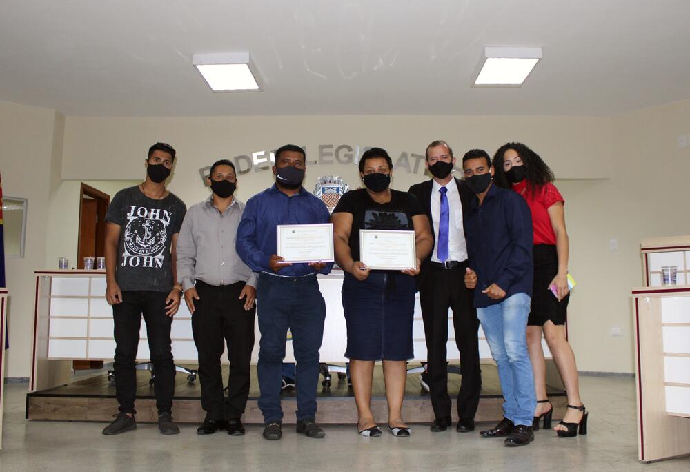 CÂMARA ENTREGA MOÇÕES DE APLAUSOS À ASSEMBLEIA DE DEUS MISSÃO NO DESERTO