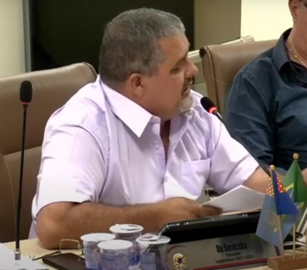VEREADOR FAZ REQUERIMENTOS AO PODER EXECUTIVO