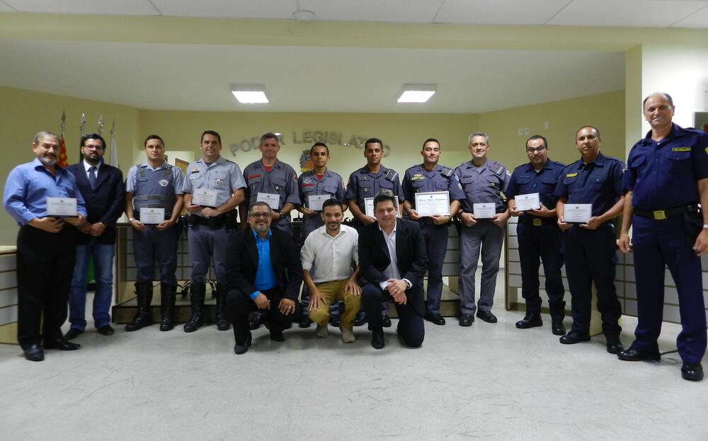 CÂMARA HOMENAGEIA POLICIAIS QUE FORAM DESTAQUE EM 2019