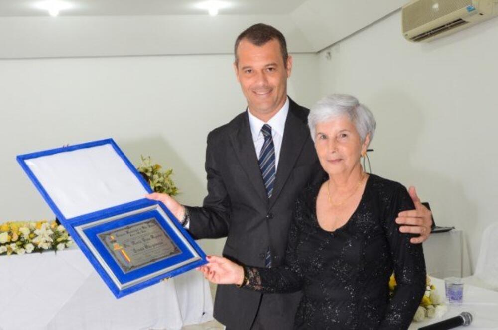 DRA. MARTA LÍVIA AGOSTINI RECEBE TÍTULO DE CIDADÃ SÃO PEDRENSE