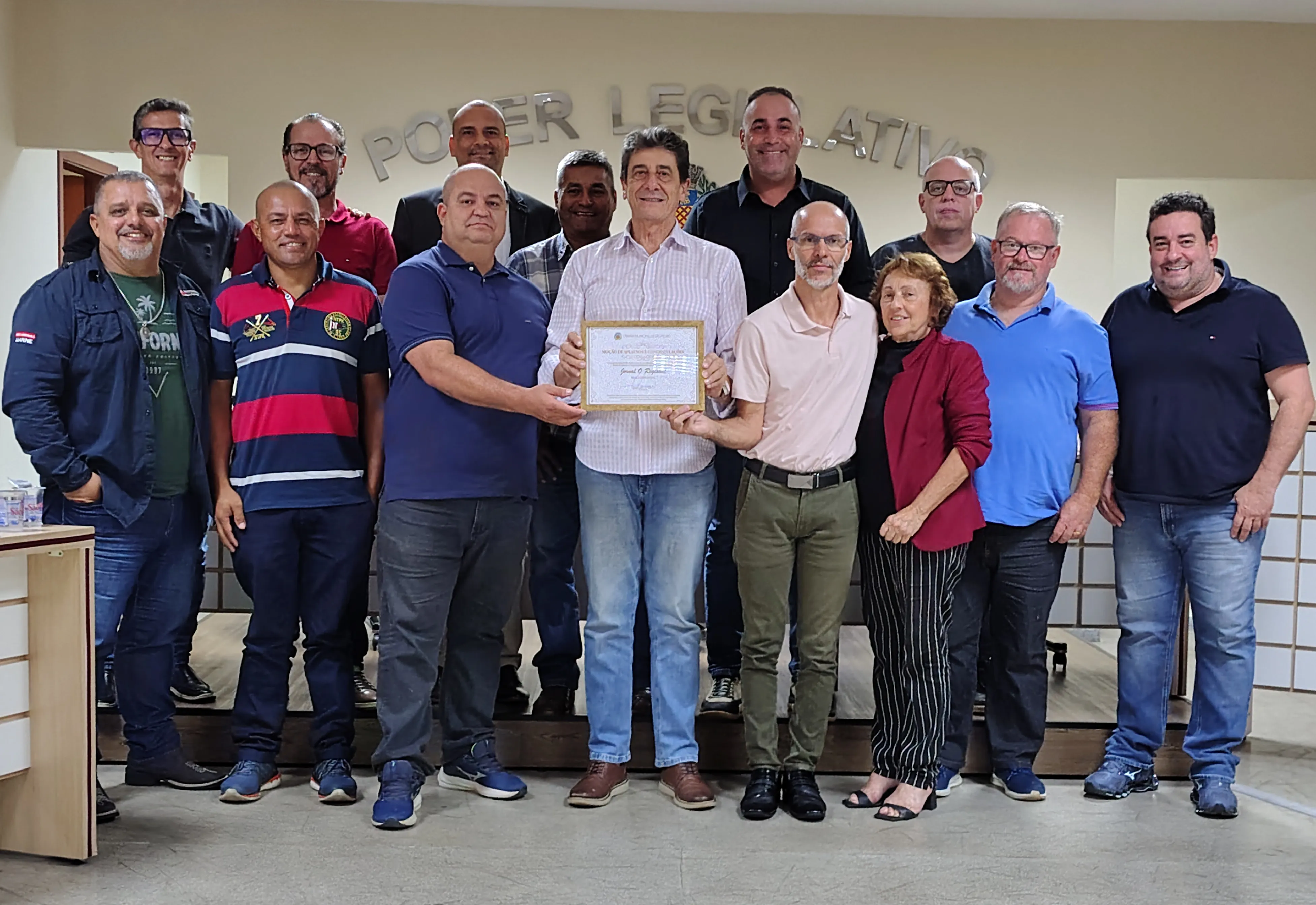 Moção de Aplausos e Congratulações