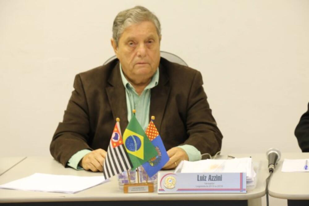LUIZ AZZINI COBRA REVITALIZAÇÃO DE PRAÇA NO JARDIM BELA VISTA