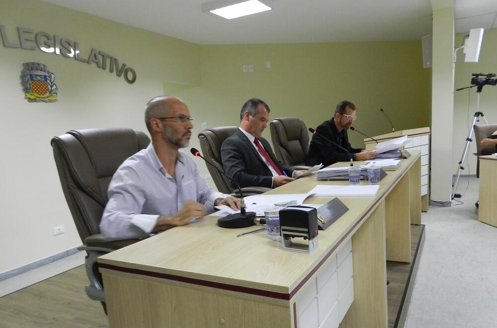 VEREADORES APROVAM EM 2ª VOTAÇÃO PL QUE GARANTE ATENDIMENTO PRIORITÁRIO A OSTOMIZADOS