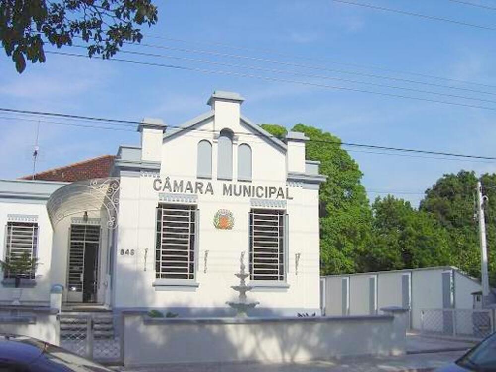 CÂMARA DEVOLVE R$ 453.852,00 À PREFEITURA