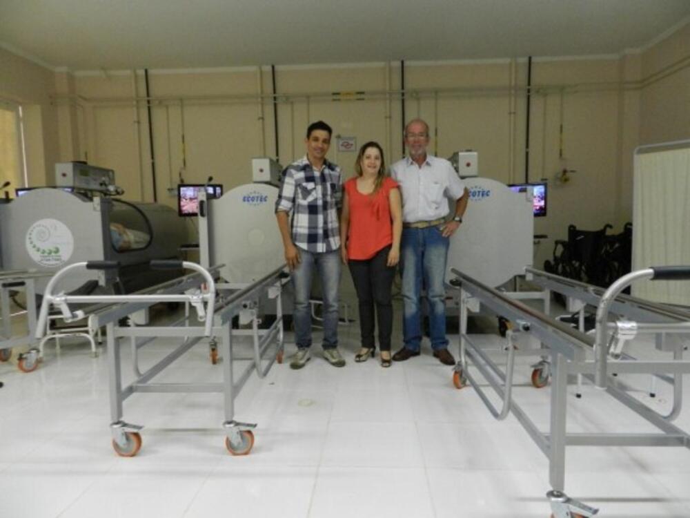 ELIAS CANDEIAS VISITA CENTRO HIPERBÁRICO EM BUSCA DE PARCERIAS NA ÁREA DA SAÚDE