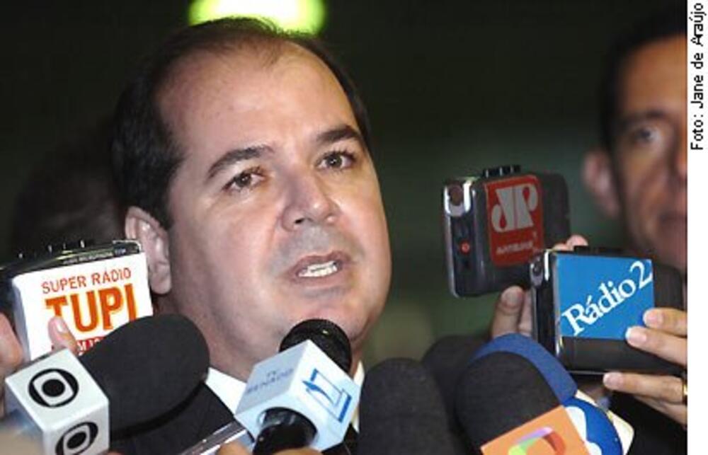 TIÃO VIANA É PRESIDENTE DO SENADO ATÉ QUARTA-FEIRA (12)