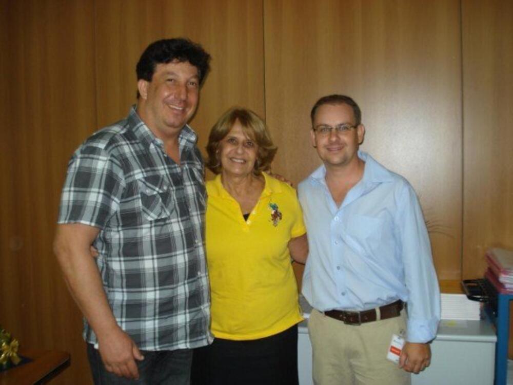 VEREADOR ALEX E PREFEITO EDUARDO MODESTO ASSINAM CONVÊNIO PARA CONSTRUÇÃO DE PRAÇA INFANTIL