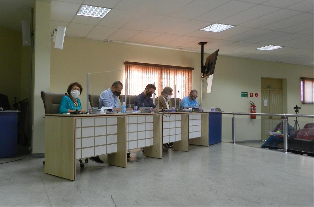 PL GARANTE USO DE NOME SOCIAL POR PESSOAS TRANS EM ESCOLAS MUNICIPAIS