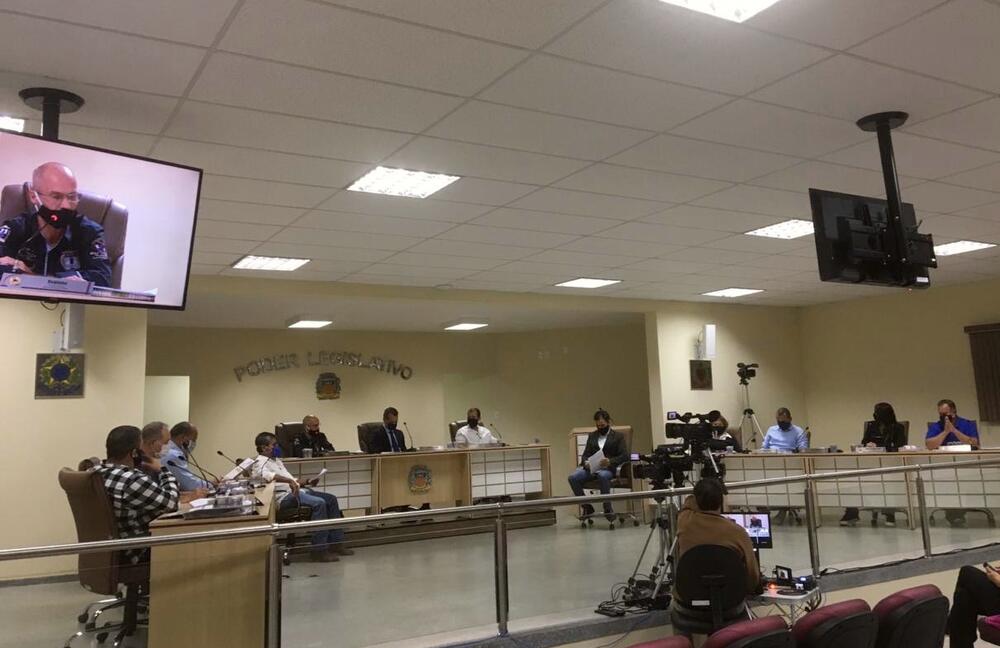 PL QUE AUTORIZA FORNECIMENTO DE ABSORVENTES EM ESCOLAS É APROVADO EM 2ª VOTAÇÃO